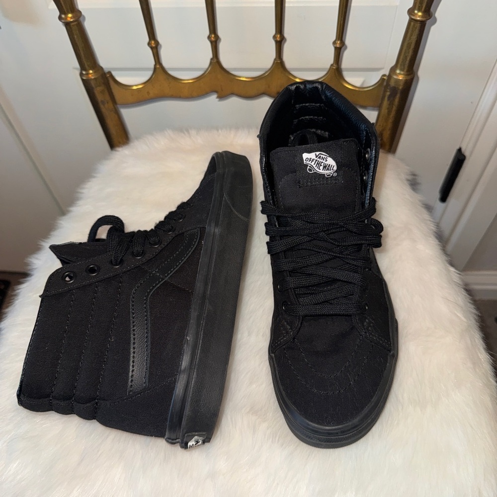 Vans Sk8-Hi Core Classics - triple black colorway - Picture 2 of 5
